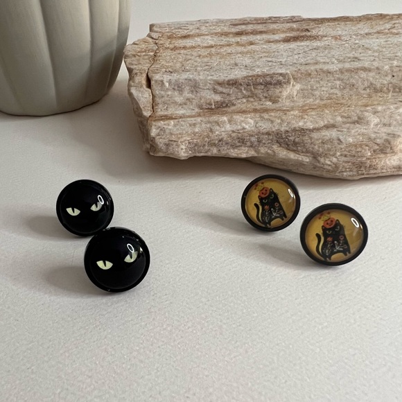 Classic Round Cat Stud Earrings - Stylish Boho Cat Lover Stud Earrings - Picture 1 of 11